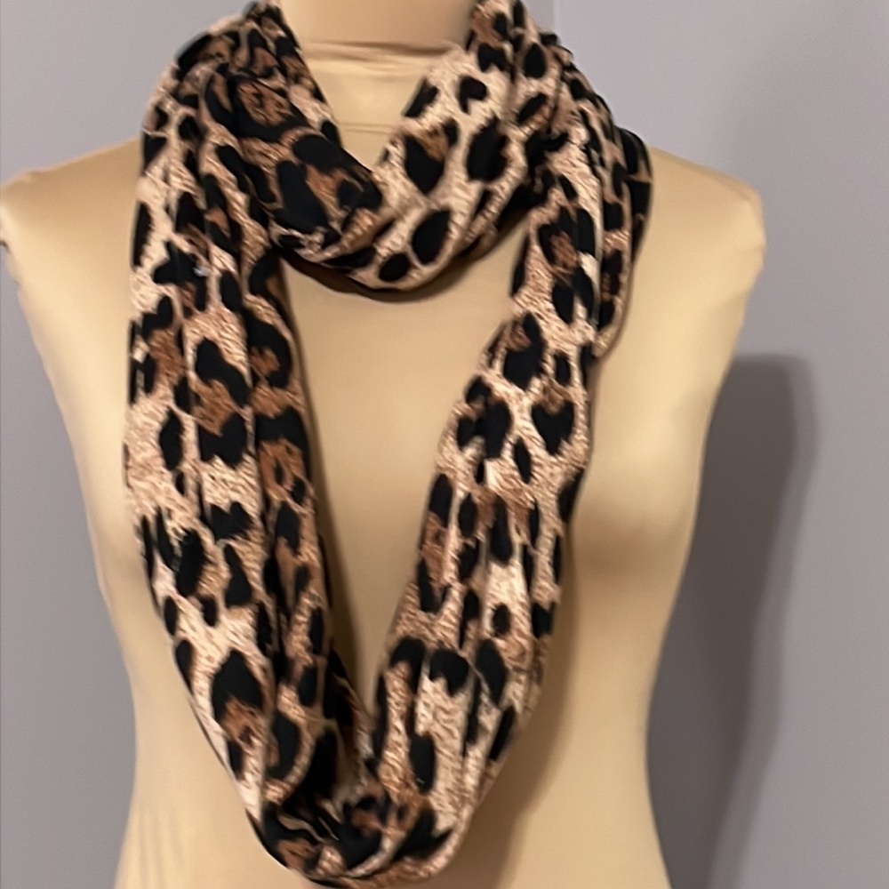 Leopard Print Scarf - Picture 2 of 4